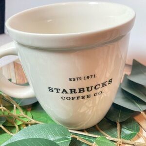 2009Starbucks Classic White Mug